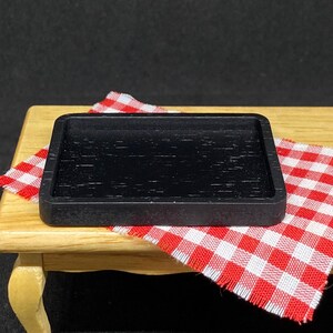 Miniatur Tablett schwarz,Miniatur Tablett,Miniatur Tablett,Puppenhaus,Puppe und Miniatur,kleines Tablett,weißes Tablett,Puppenhaus Tablett,DIY,Handmade