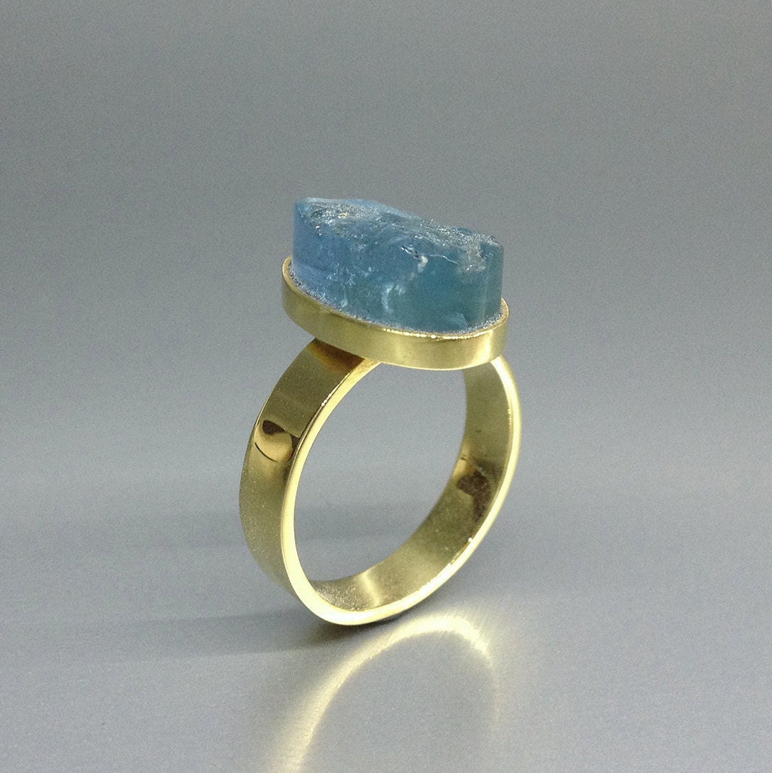 Raw stone Aquamarine ring 18K gold unique gift for her oval natural light blue gemstone with modern design March birthstone anniversary gift