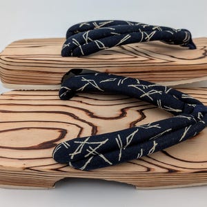 Geta for mens'  (Larger Size) Vintage MATSUBA CHIRASHI motif