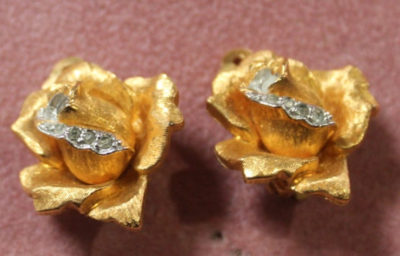 JOMAZ Vintage Gold Rose Clip On/Designer Vintage … - image 3