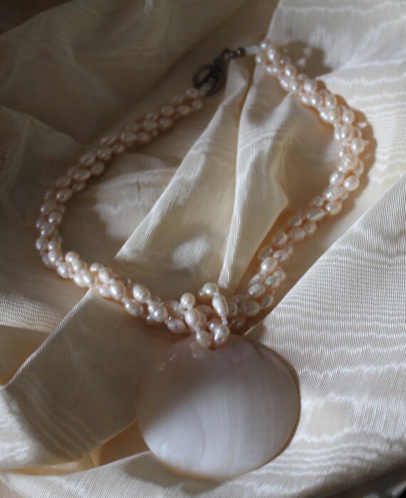 Magnificent Triple Strand Pearl Necklace With Mot… - image 3