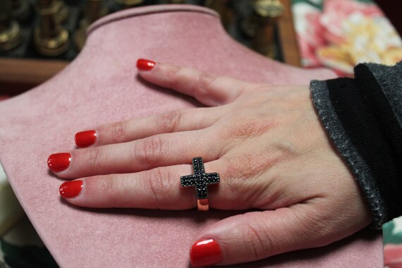 Vintage Cross Ring/Black Spinel and Bronze Cross … - image 8