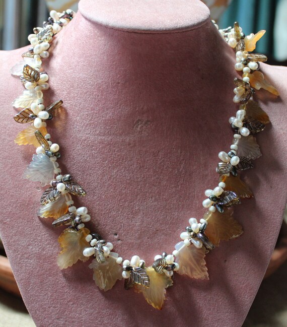 Handcrafted Pearl Cluster and Crystal Necklace/Wh… - image 2