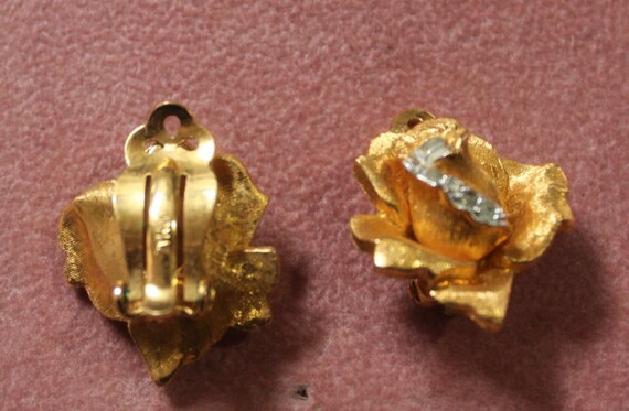 JOMAZ Vintage Gold Rose Clip On/Designer Vintage … - image 2