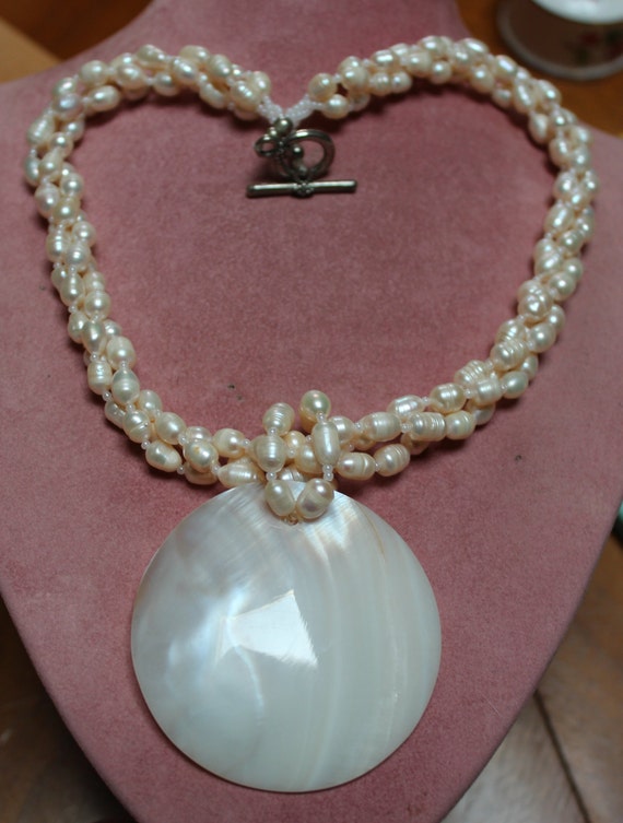 Magnificent Triple Strand Pearl Necklace With Mot… - image 1