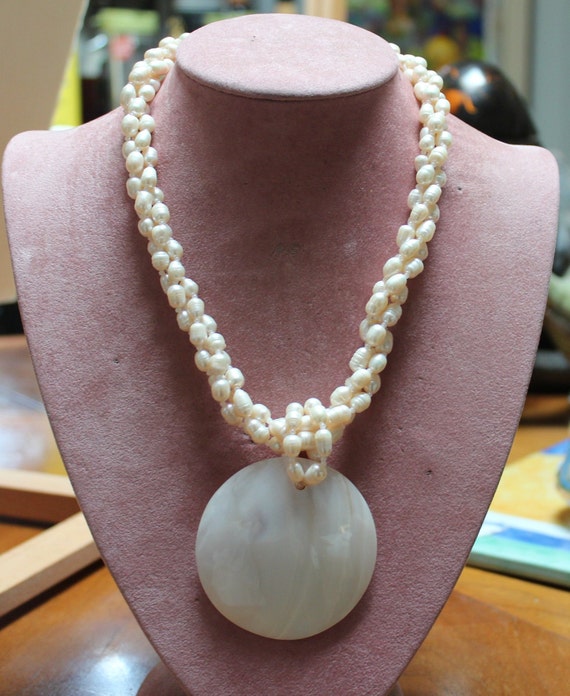 Magnificent Triple Strand Pearl Necklace With Mot… - image 2