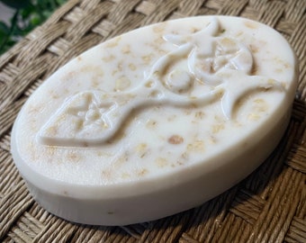 Tea Tree, Rosemary and Oatmeal Soap (Goddess Stars pattern)