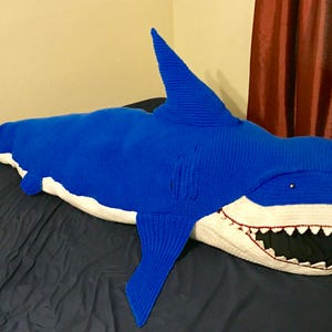 Adult Great White Shark Blanket crochet pattern image 1