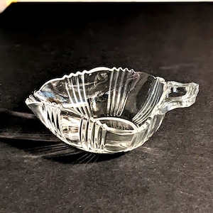 Fostoria Sunray Handled Triangular 5-78" X 4-3/4' X 1-3/4" Baroque Shape Nappy. Super Nice Undamaged Condition! INV#1488J