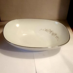 1966-71 Noritake "Gail" Porcelain 10" X 7" X 2-3/4" Oval Footed Serving Bowl. Undamaged. Very Few Light Use Marks. Strong Trim INV#1560
