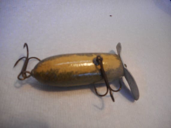 Vintage Hand Painted Wood Surface Wobbler Fishing Lure. Original Condition.  Nice 