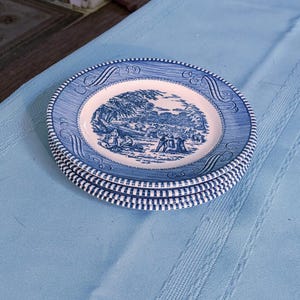 Four Cir. 1960-70 Royal China Currier & Ives 6-3/8" Harvest Bread Tallrikar. Superfint skick. INV#0501C