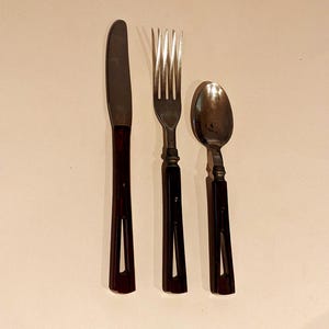 3-Pc Mid-Century Stanhome Bakelite Handled Teaspoon, Fork and Knife. Nice Condition. Some Typical Use Scratches. No Damage INV#1751