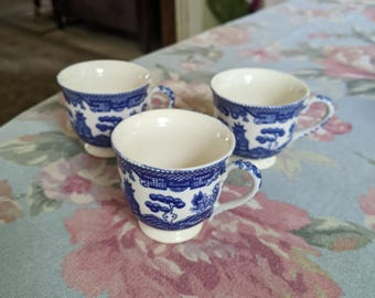 Vintage Ringtons Quarter Willow Pattern Snack Dishes and Wooden