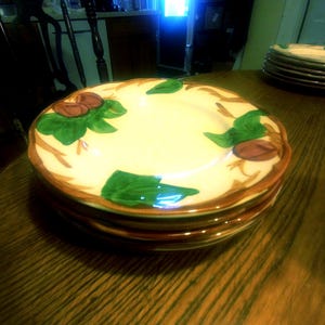 Seis platos franciscanos para ensalada de manzana de 1985-2003. Sello de Inglaterra. Sin daños. N.° de inventario: 1186.