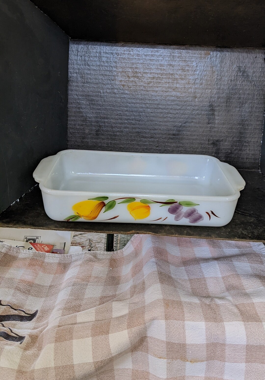 Circa 194768 Fireking, Handpainted Fruit on White 12 X 61/2 Baker. Great Graphics, No Damage