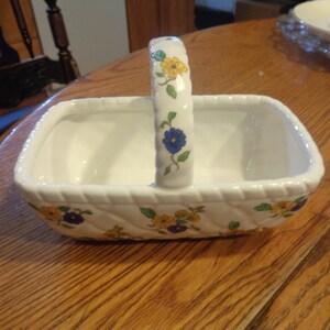 Elizabeth Arden 7&quot; X 4-1/4&quot; X 4-3/8&quot; Floral Ceramic Basket Cosmetic Holder - Made In Japan. Undamaged, No Stains or Crazing. INV#0746