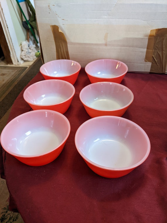 Multi-Coloured Pyrex Glass Nesting Bowls - 4 (0207) Multi-Coloured Pyrex Glass Nesting Bowls - 4 (0207)