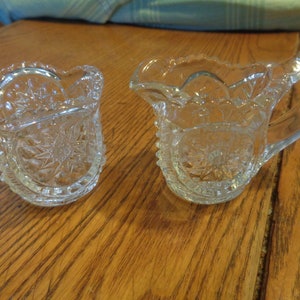L.E. Smith &quot;CHIMO&quot; Child&#39;s 2-1/8&quot; Creamer and 2&quot; Spooner. Nice Clarity and No Damage. INV#0398