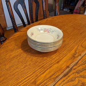 Seven Mid-Century Homer Laughlin Eggshell Georgian Cashmere 5-1/4&quot; Dessert Bowls. Undamaged Condition. Other Lots, this Pattern. INV#1431