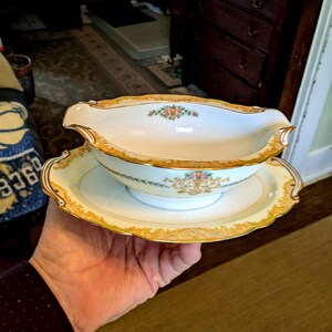 90 Yr Old Noritake 3873 Chadwick 9" Gravy Boat. 3" Deep. Footed Urn, Pink Flowers. No Evidence of Wear. Multiple Listings. INV#1145D