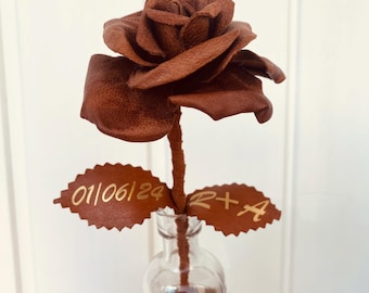 Lederrose mit Datum und Initialen, Geschenk zum 3. Hochzeitstag, Lederrose, Hochzeitsgeschenk aus Leder, Geschenk zum 9. Hochzeitstag, Geschenk für die Ehefrau