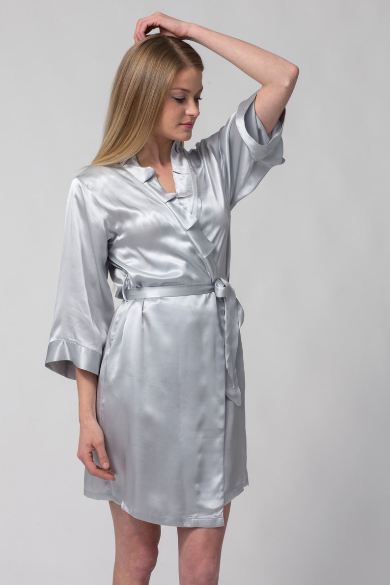 Women’s Short Red Robe//wrap with Kimono Collar Softly Whisper 100/% Silk