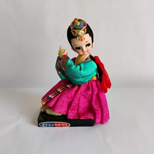 Vintage Bradley Big Eye Doll on Stand Vintage Asian Girl Doll, Vintage Bradley Asian Silk Dolls