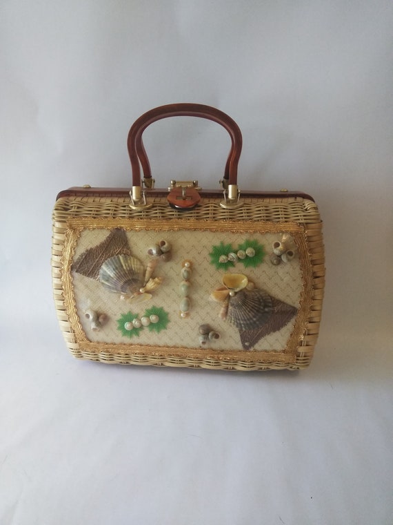 Vintage Atlas Princess Charming Wicker Seashell Lu
