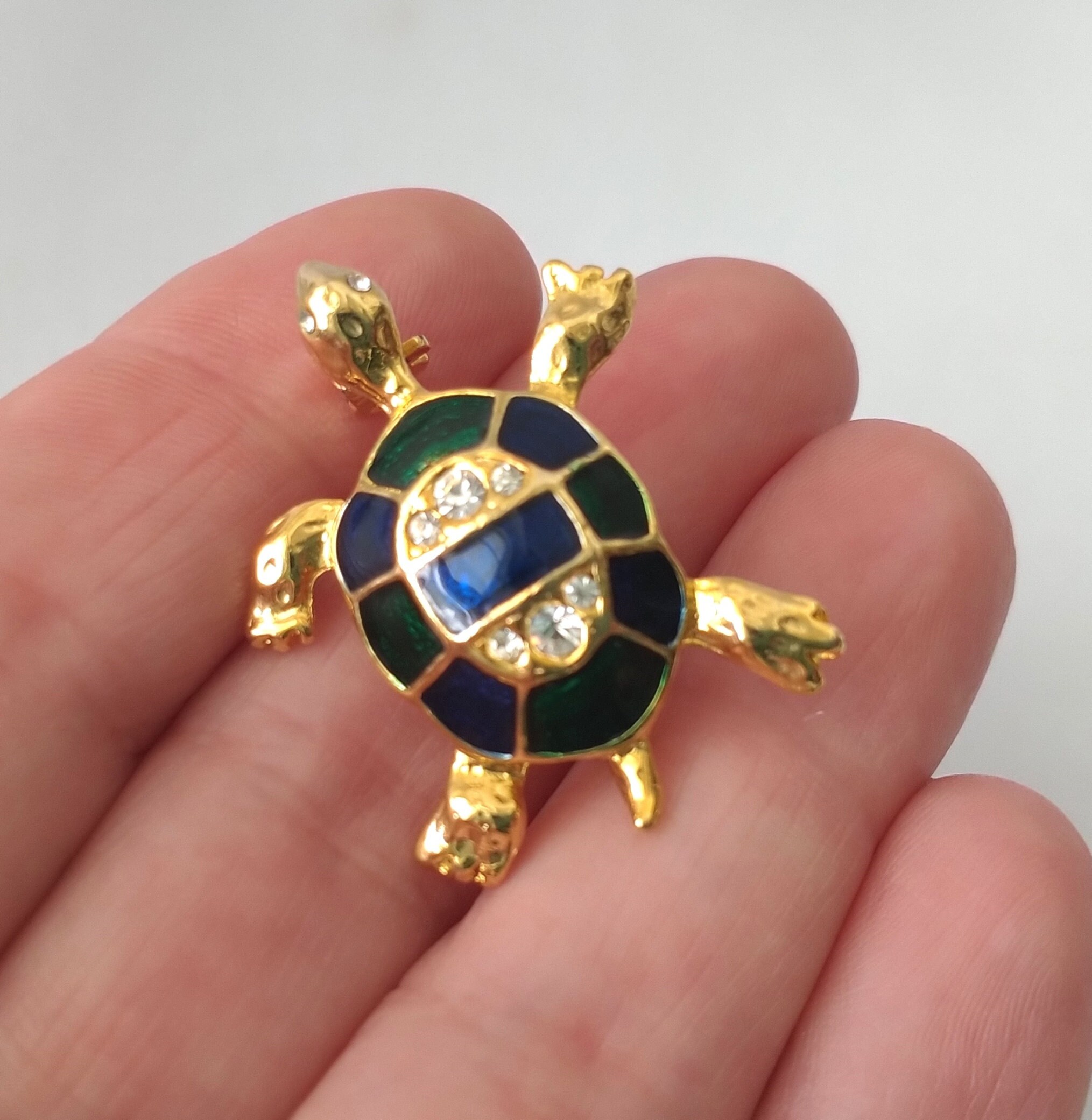 Details about   Sea Turtle with Green Crystals Vintage Gold Pin Brooch D-1359 