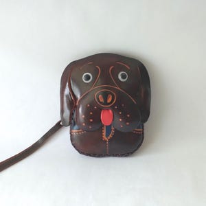 Cartera de mano con forma de perro de piel auténtica hecha a mano mexicana, marrón oscuro, con forma de perro, marrón.