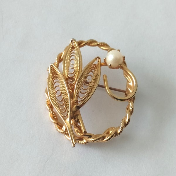 Gold Filigree Freshwater Pearl Brooch Pearl Gold Plated Oval Rope Brooch, Mid Century Genuine Pearl Brooch, Vintage Jewelry