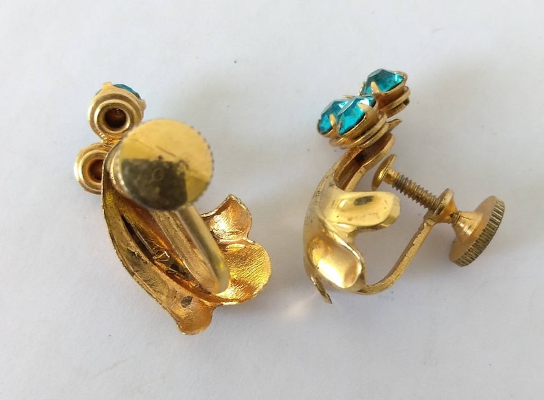 Gold and Blue Stone 1940/'s Screw Back Earring Collectibles Vintage Aqua Rhinestone Gold Tone Screw Back Earrings