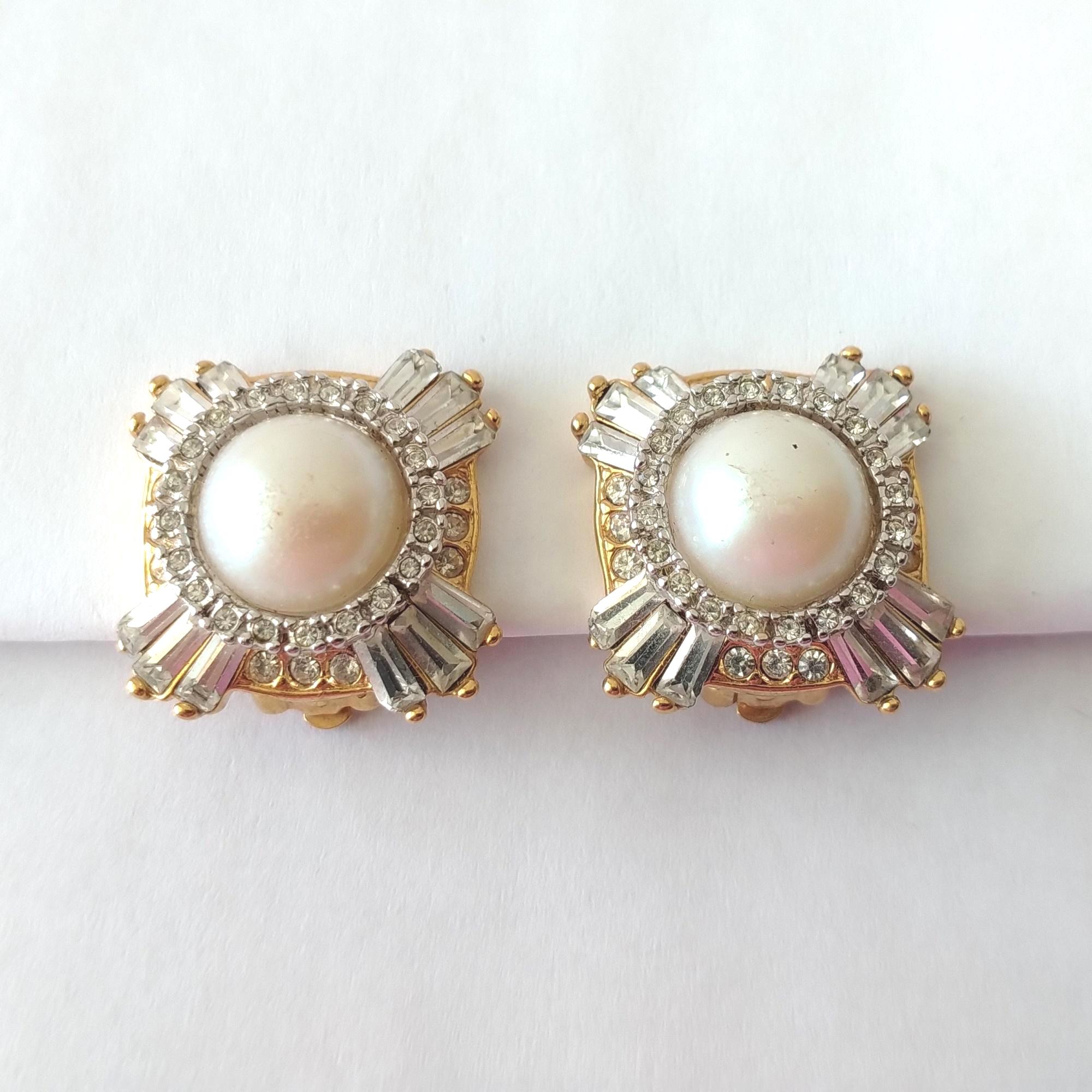 Boucles D'oreilles Nina Ricci Paris - Cristaux Sur Métal Doré - Fermoir Clip - Occasion (portées)