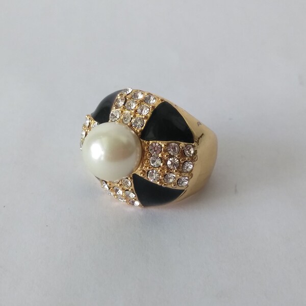 Vintage Faux Pearl Rhinestone Cocktail Ring Gold Tone Black Enamel Rhinestone Ring for Women