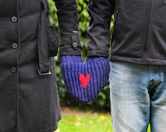 Mitten for him and her, Couples mitten, Romantic gift, Gift for the couple, Anniversary gift, Heart smitten glove