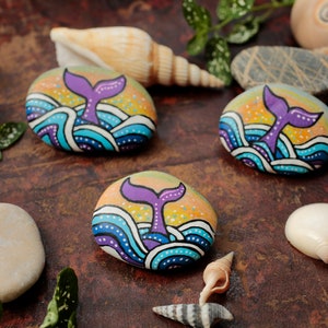 Sea pebble, Whale stone, Handmade stone art, Painted pebble, Whale paint, Sea paint, Hand painted stone, Stone art