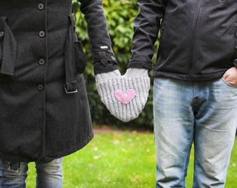 Valentine's gift, Mitten for him and her, Couple mitten, Romantic gift, Gift for the couple, Anniversary gift, Heart smitten glove