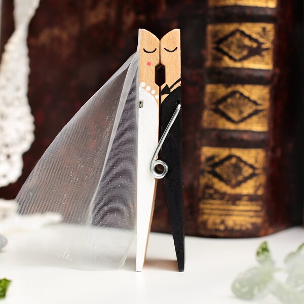 Maxi wedding peg with veil, Wedding centrepiece, Bride and groom, Mr&Mrs, Wedding Card holder, Rustic wedding, Table handmade decoration