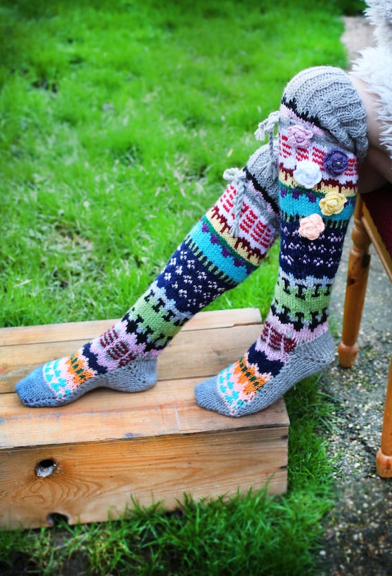 Two Needles Seamless Lace Knit Socks Free Pattern · Crazy Hands