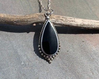 Onyx Necklace / Vintage onyz pendant / Onyz pendant / black stone necklace