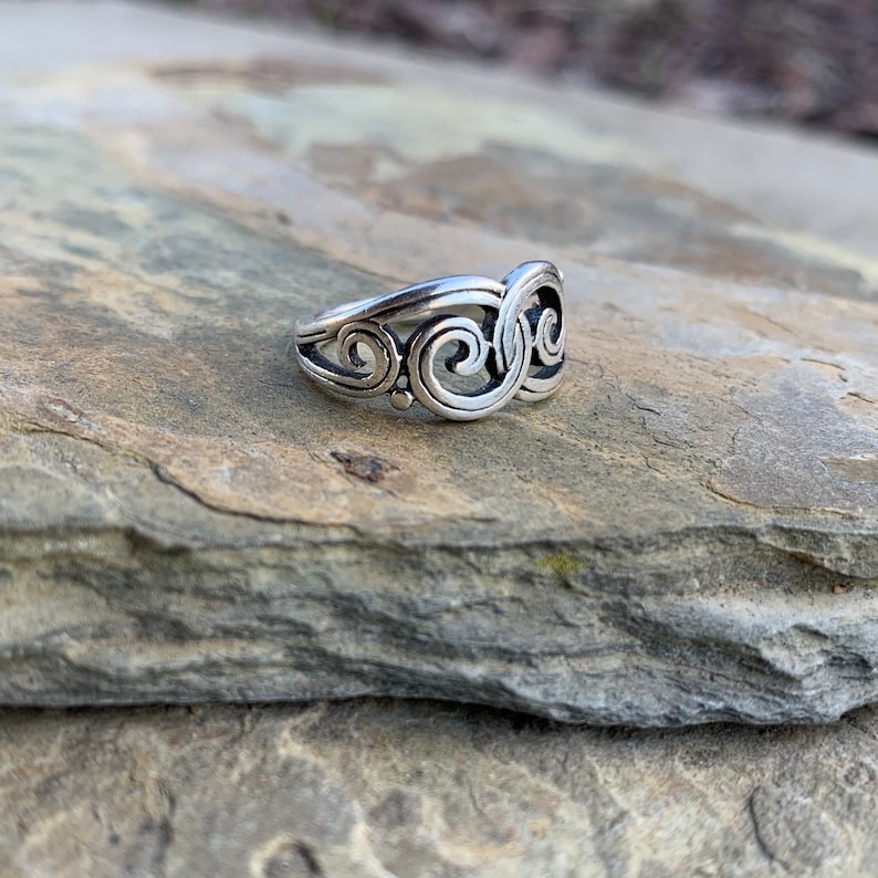 James Avery Ring James Avery Jewelry Sterling Silver Ring Size 5.5 Ring