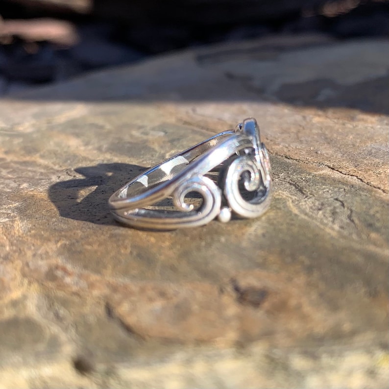 James Avery Ring James Avery Jewelry Sterling Silver Ring Size 5.5 Ring