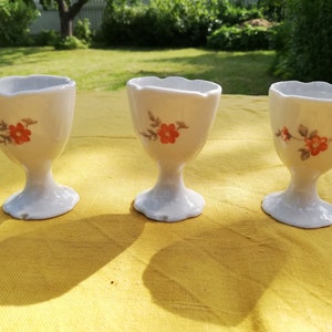 Vintage egg cups, flowers egg cups, country farmhouse,  Tableware