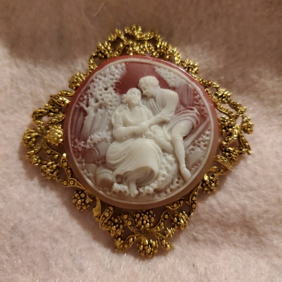 Vintage cameo brooch - image 1