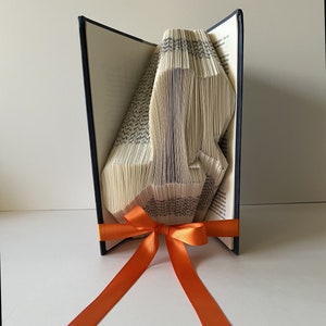 Beaver Sculpture, Beaver Lover, Unique Book Art, Gift for Book Lover, Party Decoration, For Him Her, Table Centerpiece, Beaver Book Fold Art