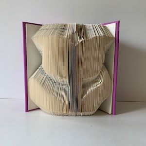 Sculpture tulipe Modèle de livre pliage de livre Mark and Measure Art de livre Modèle facile Art de livre plié Modèle de page de livre Art de livre en origami