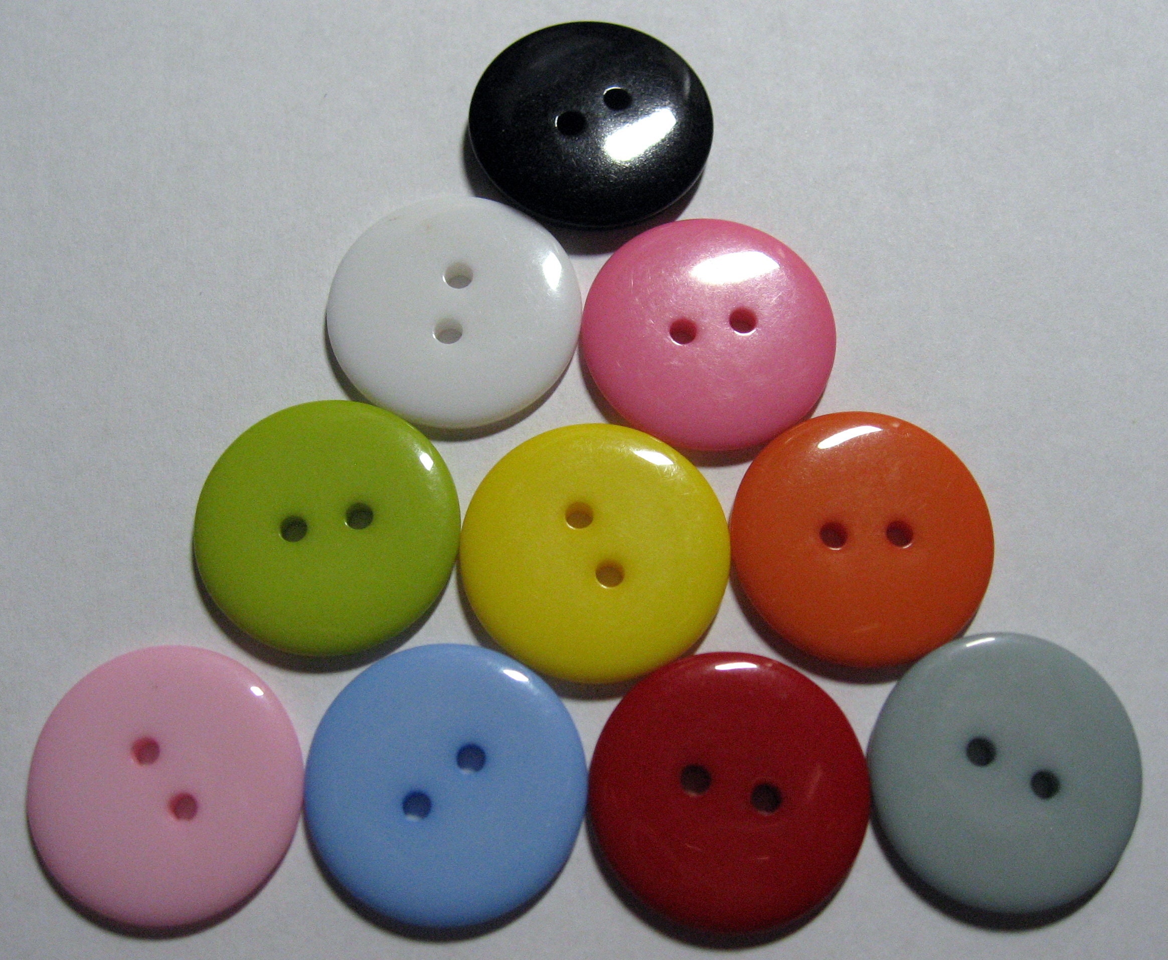 10 x 22mm Flat 2hole Plastic Buttons various colours Etsy