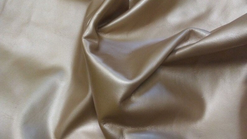 Italian Cowhide handbag leather skin Cow hide Pearlized Silver 8 Sq.ft.