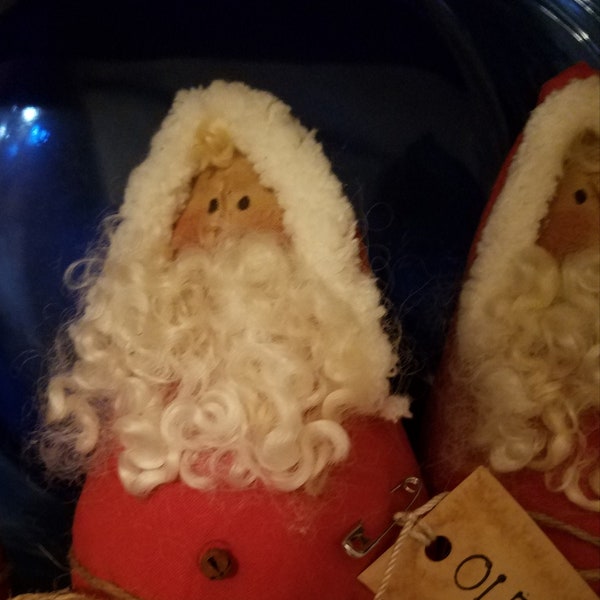 PRIMITIVE OLDE SANTA